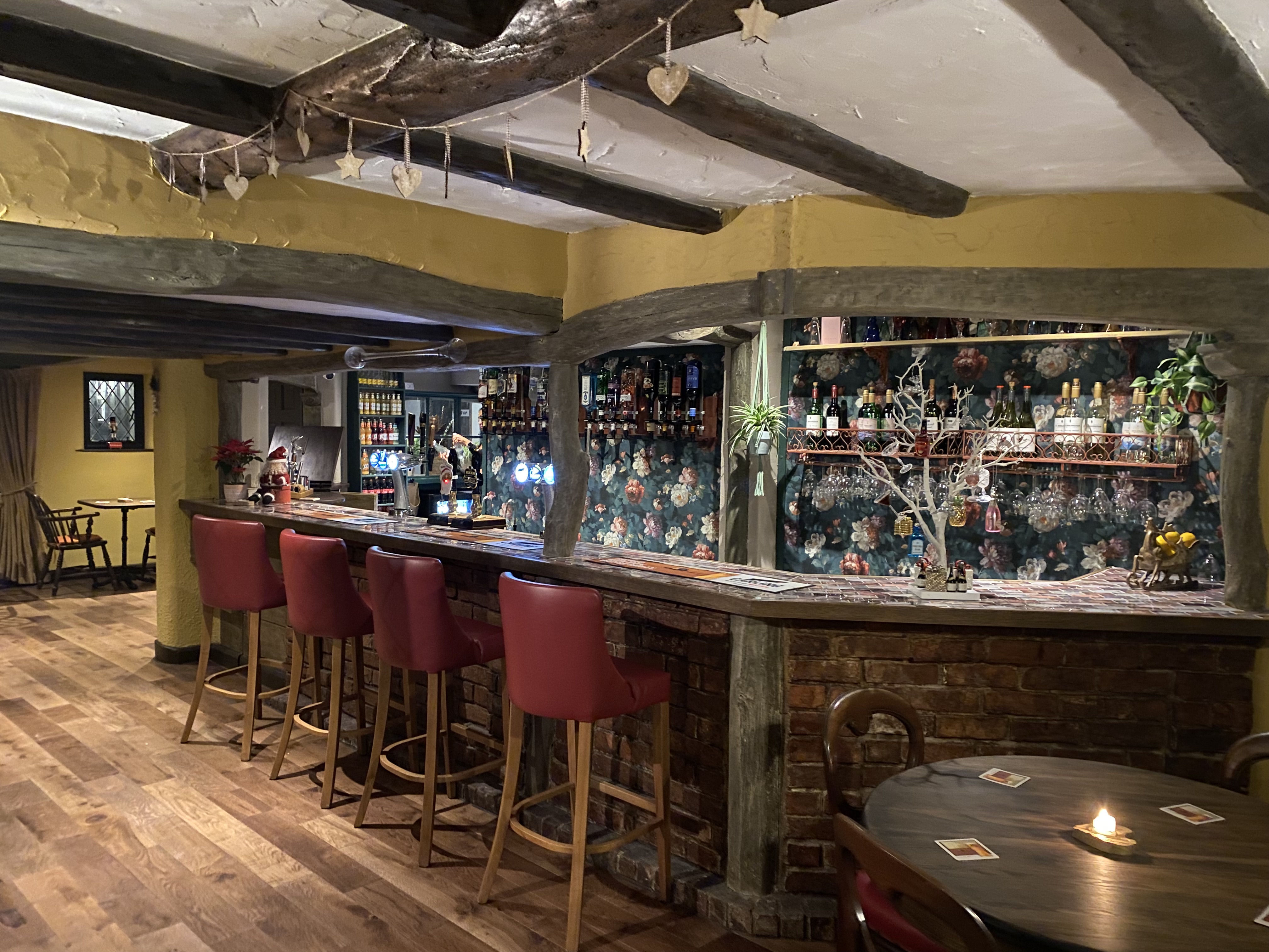 Dining bar
